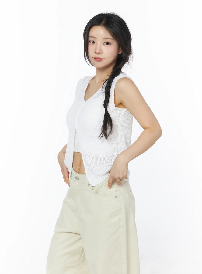 button-knit-sleeveless-cardigan-cy522