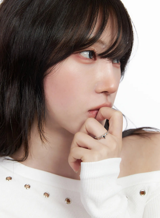 simple-black-cubic-ring-cf525