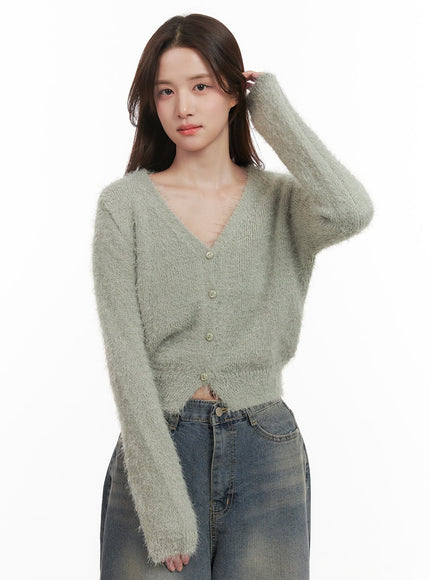 fuzzy-v-neck-buttoned-crop-cardigan-ij510