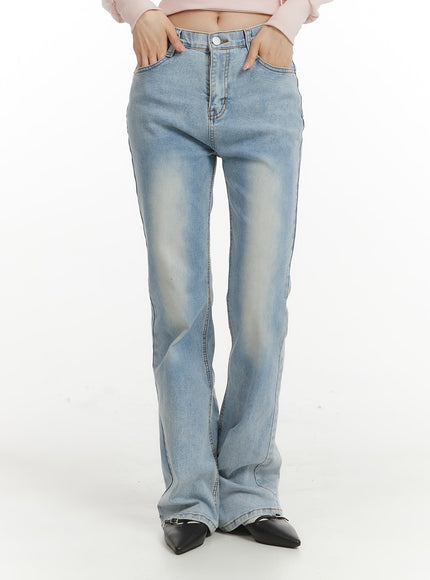 light-washed-bootcut-jeans-of427