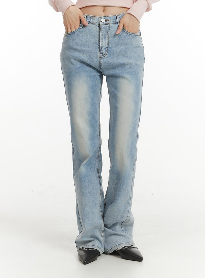 light-washed-bootcut-jeans-of427