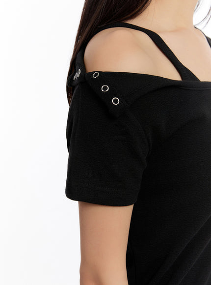 slim-fit-buttoned-u-neck-top-iu509