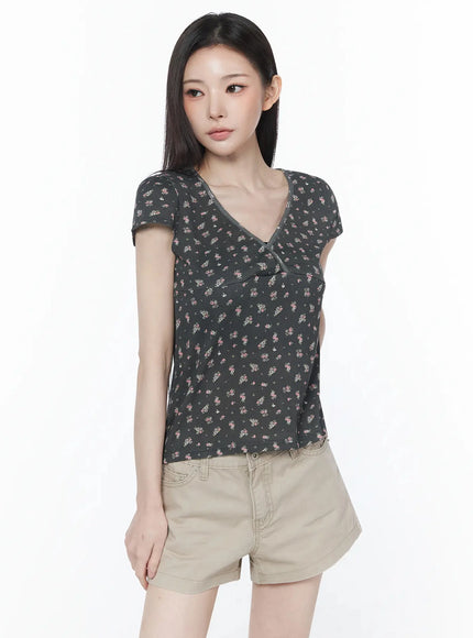 floral-v-neck-wrap-top-iu512