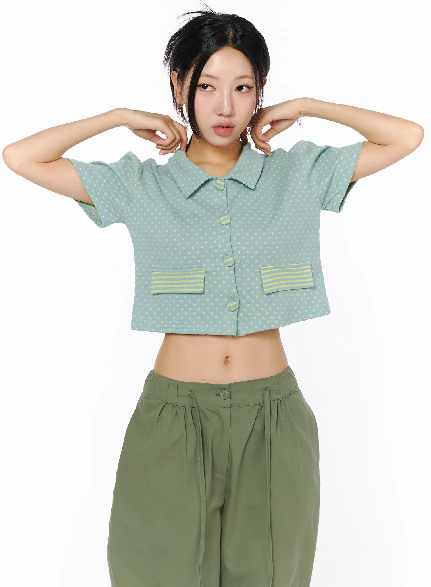 collared-polka-dot-crop-cardigan-cu512