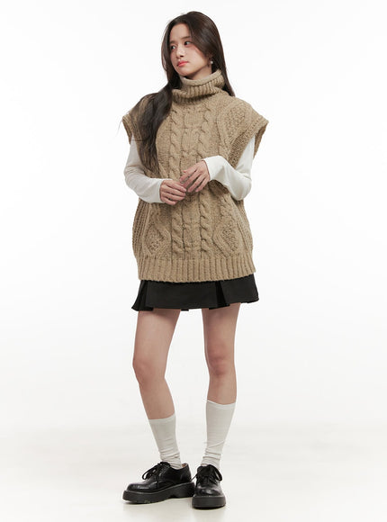 cable-knit-oversize-turtle-neck-vest-on429