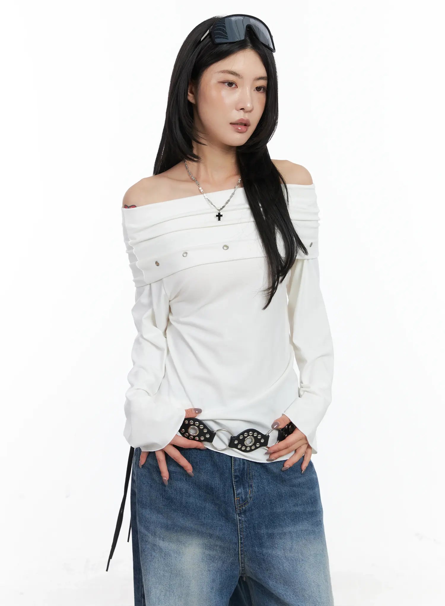 off-shoulder-eyelet-top-cn528