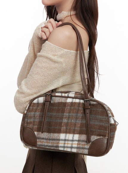 checkered-winter-shoulder-bag-ij510