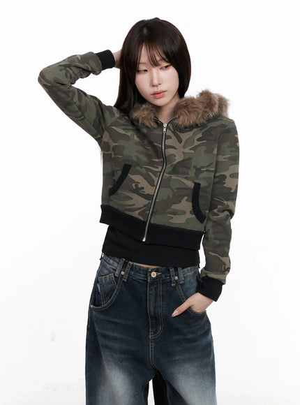 camo-faux-fur-crop-zip-up-hoodie-co521