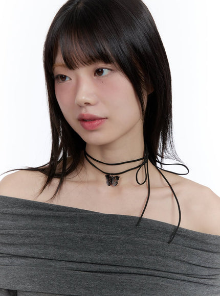 black-fly-necklace-ig406