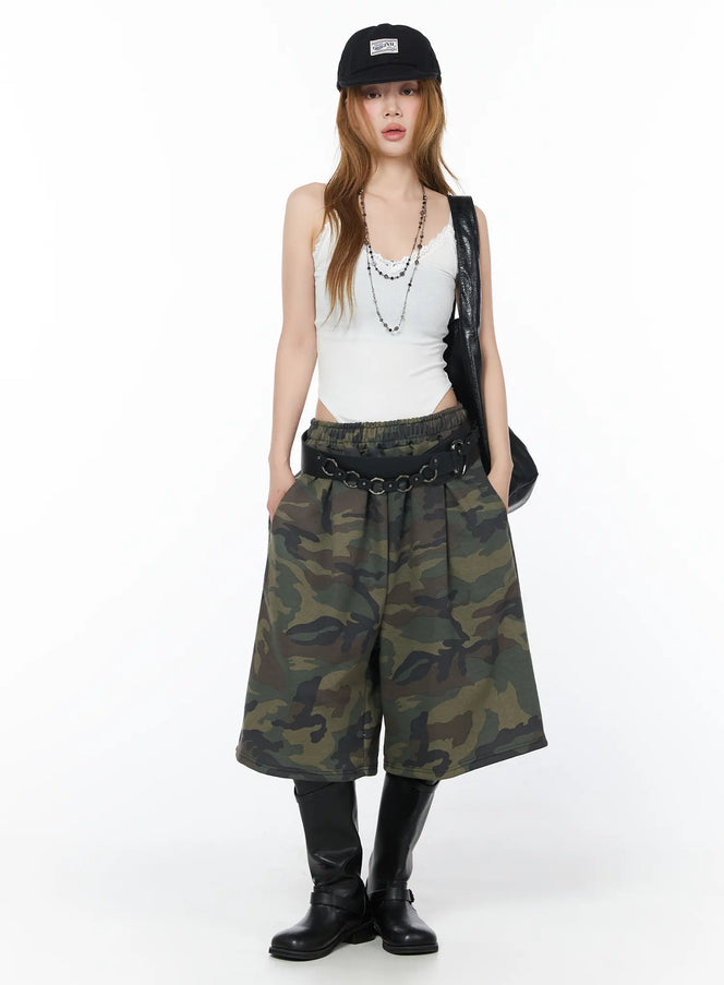 camouflage-patterned-bermuda-shorts-cy508