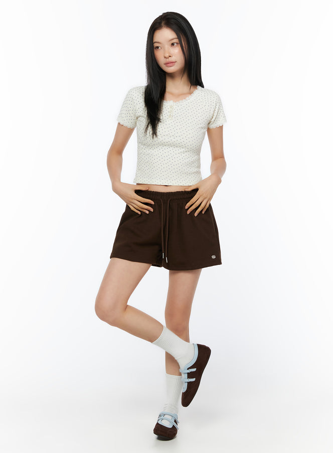 casual-track-shorts-iu519