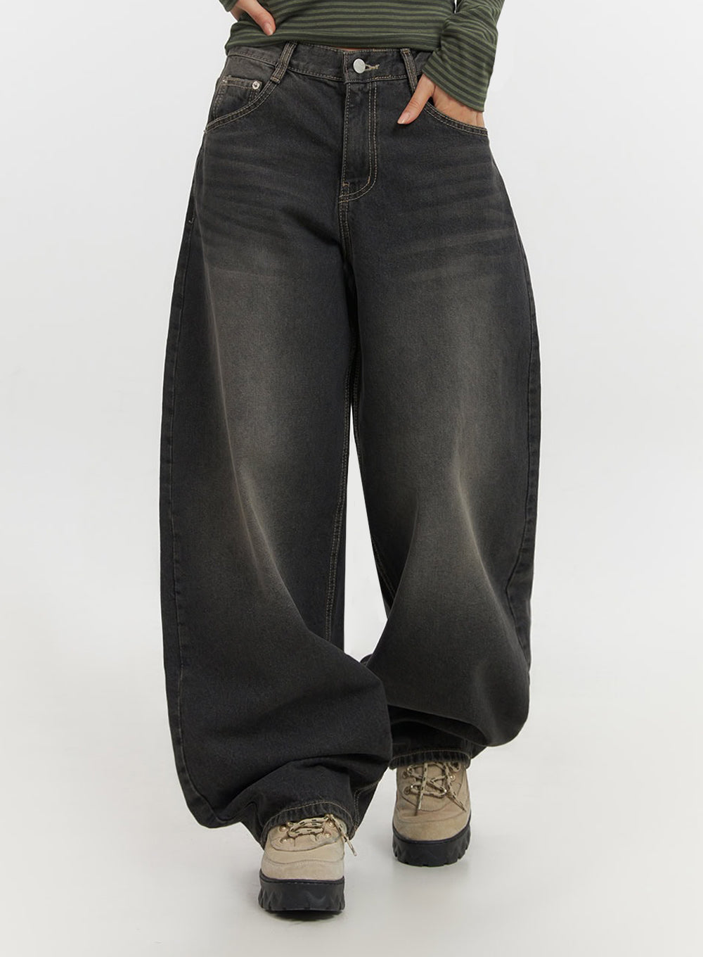 Skyla Washed Wide-Leg Baggy Jeans IF511 in Black, size L