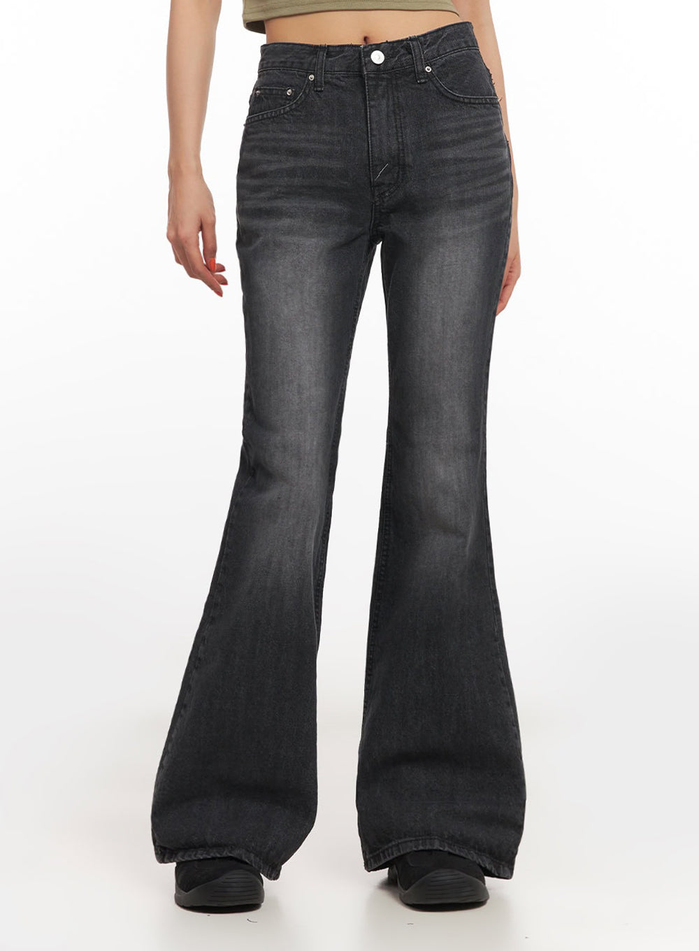 Joanna Washed Flared Jeans IA504 in Black, size L