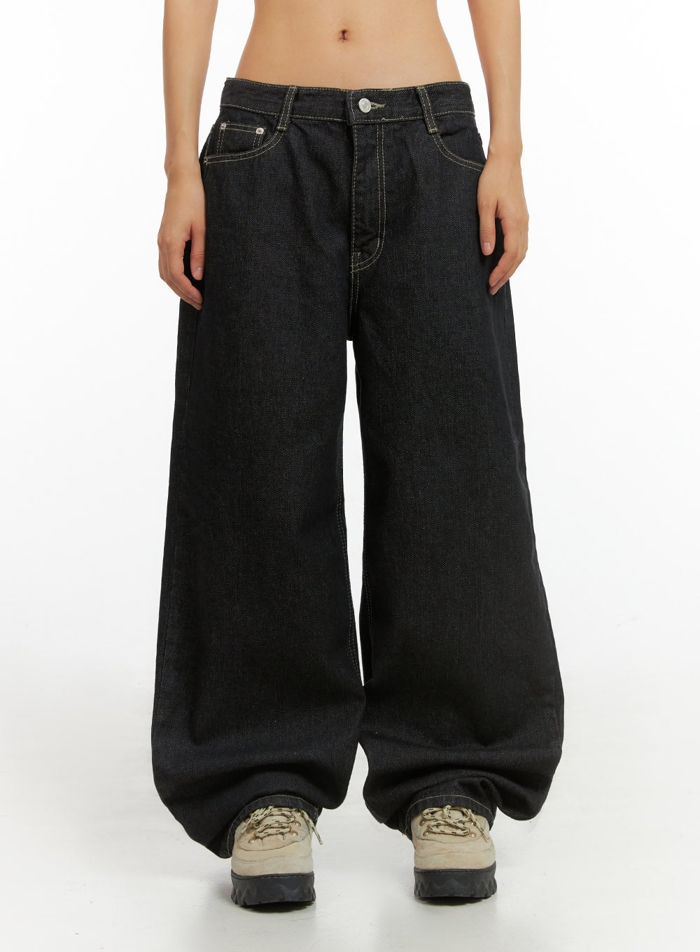 Clover Stitched Baggy Jeans IS402 in Black, size L