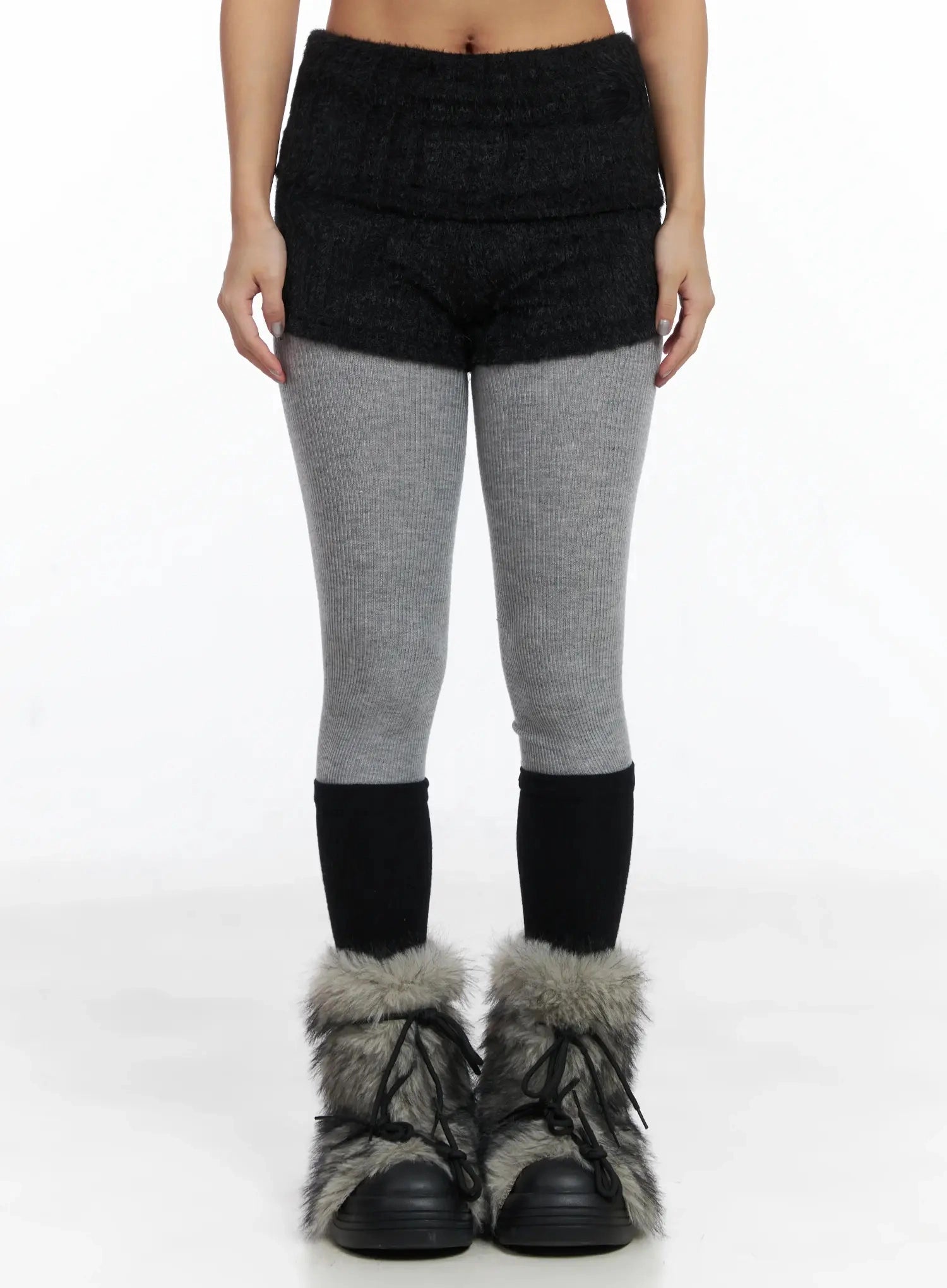 textured-knit-shorts-in528 / Black