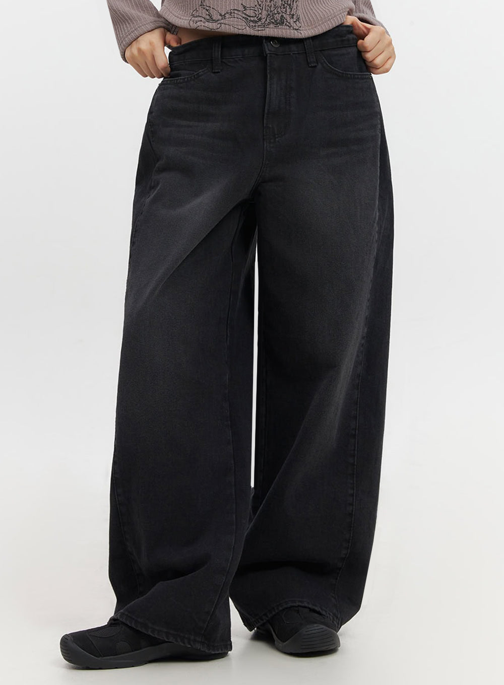Ashly Wide-Leg Jeans IF511 in Black, size L