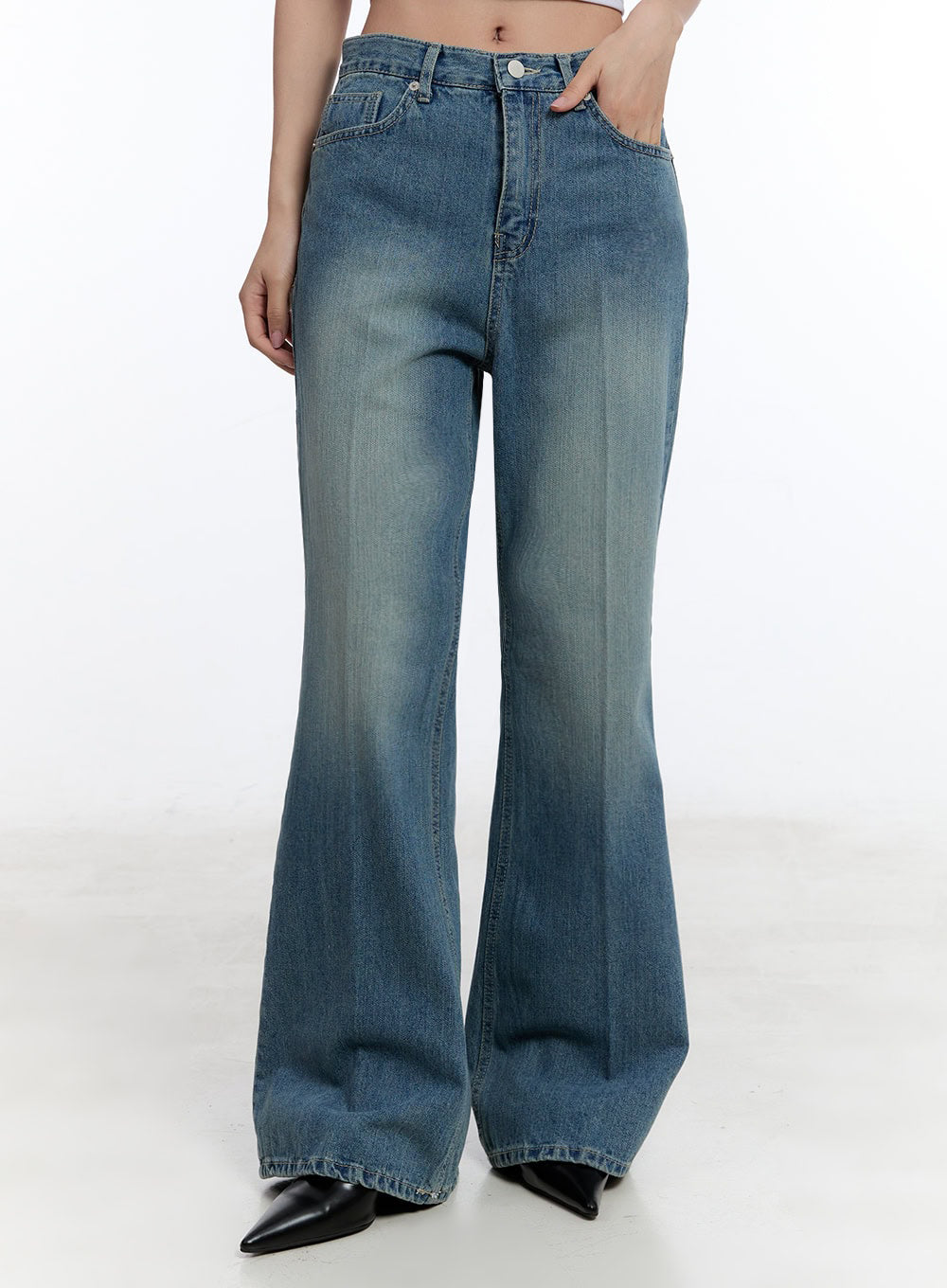 Aliya Washed Bootcut Jeans IU503 in dark blue, front close-up from waist to hem, wide-fit washed denim, button fly, five-pocket styling, bootcut flare at ankle.