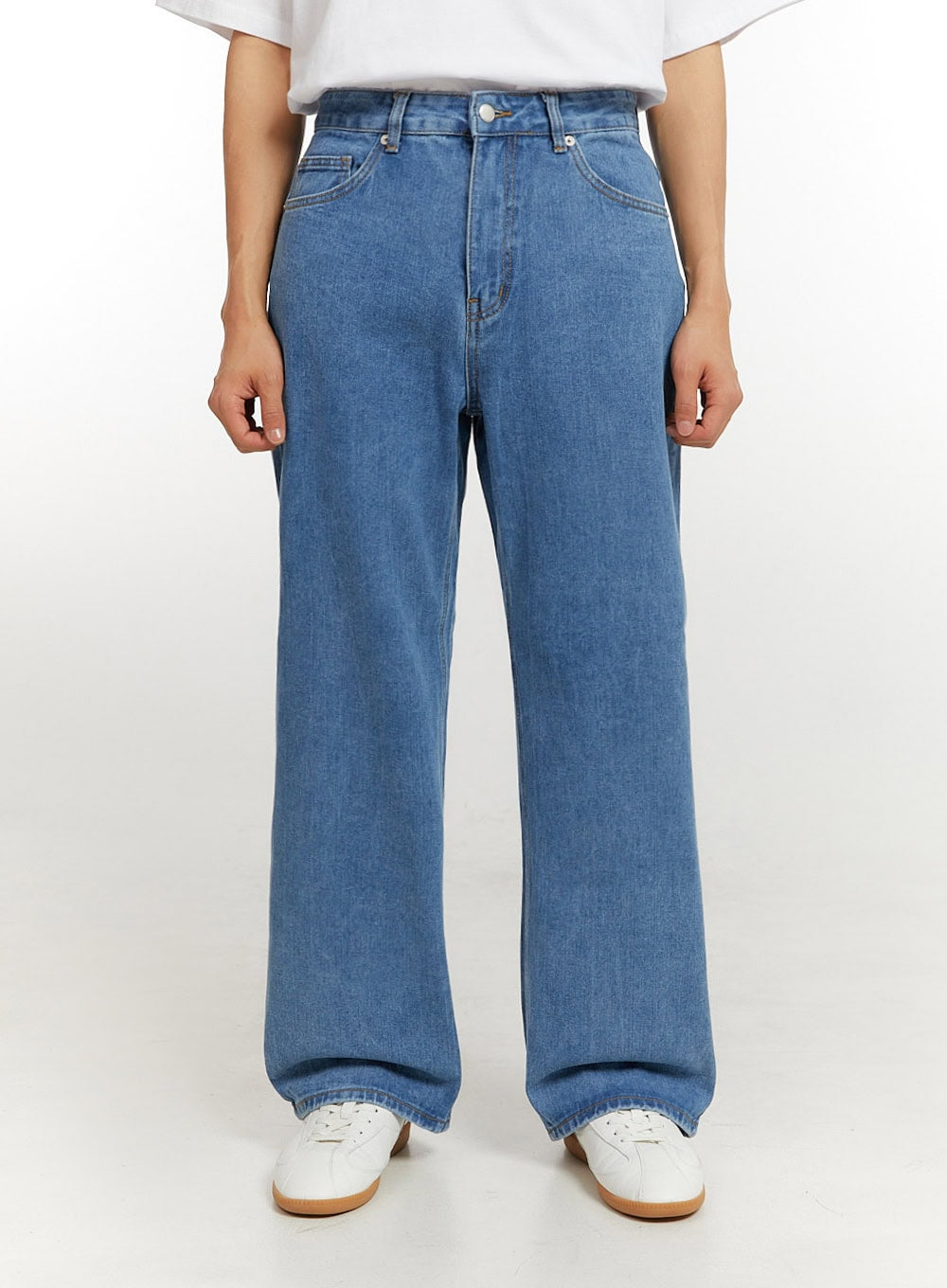 Men's Baggy Jeans (Blue) IU427 in blue, front waist-to-hem close-up on model, showing wide-leg silhouette, five-pocket design, and silver button closure.