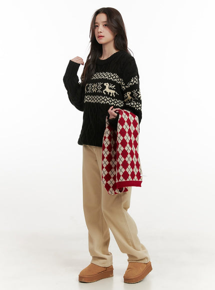 cozy-nordic-round-neck-sweater-on429