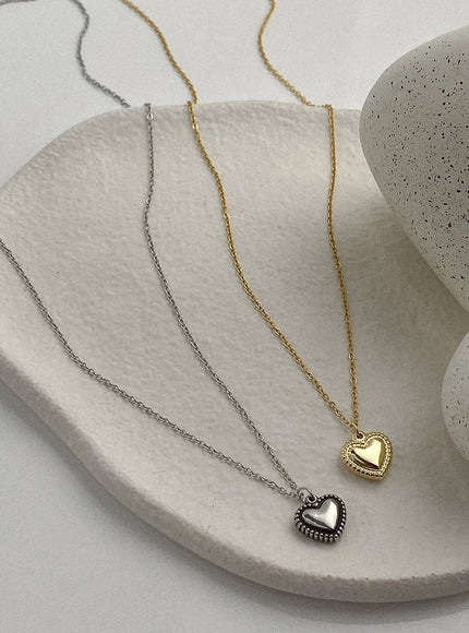 outline-heart-necklace-ia517