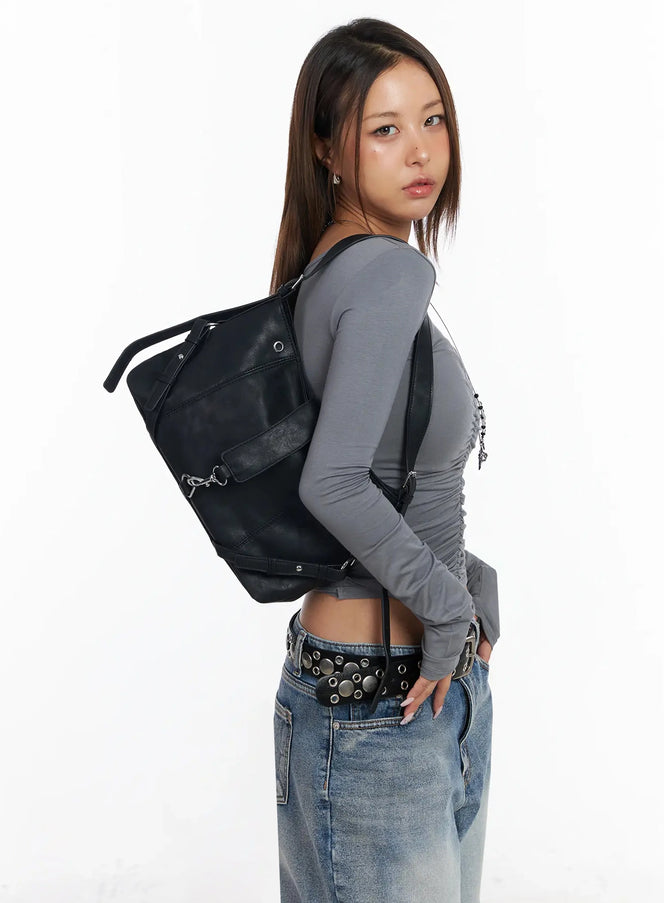 square-buckle-shoulder-bag-ia527