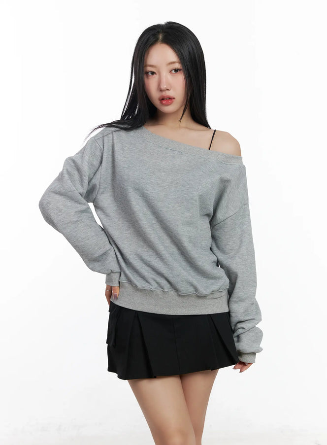 simple-off-shoulder-sweatshirt-cf503