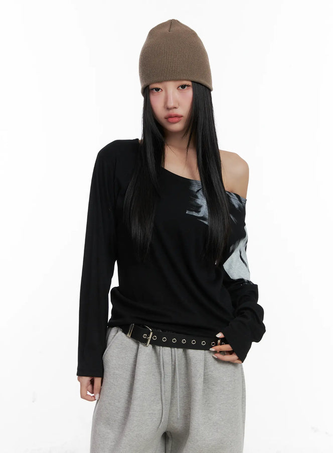 off-shoulder-long-sleeve-graphic-top-cn528