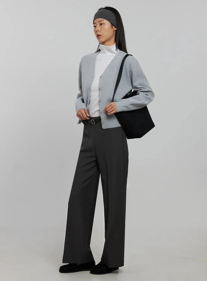 classic-v-neck-cardigan-ij508