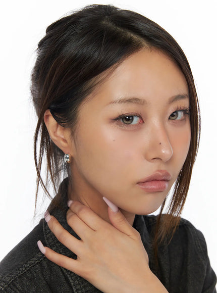bold-oval-stud-earrings-ca517