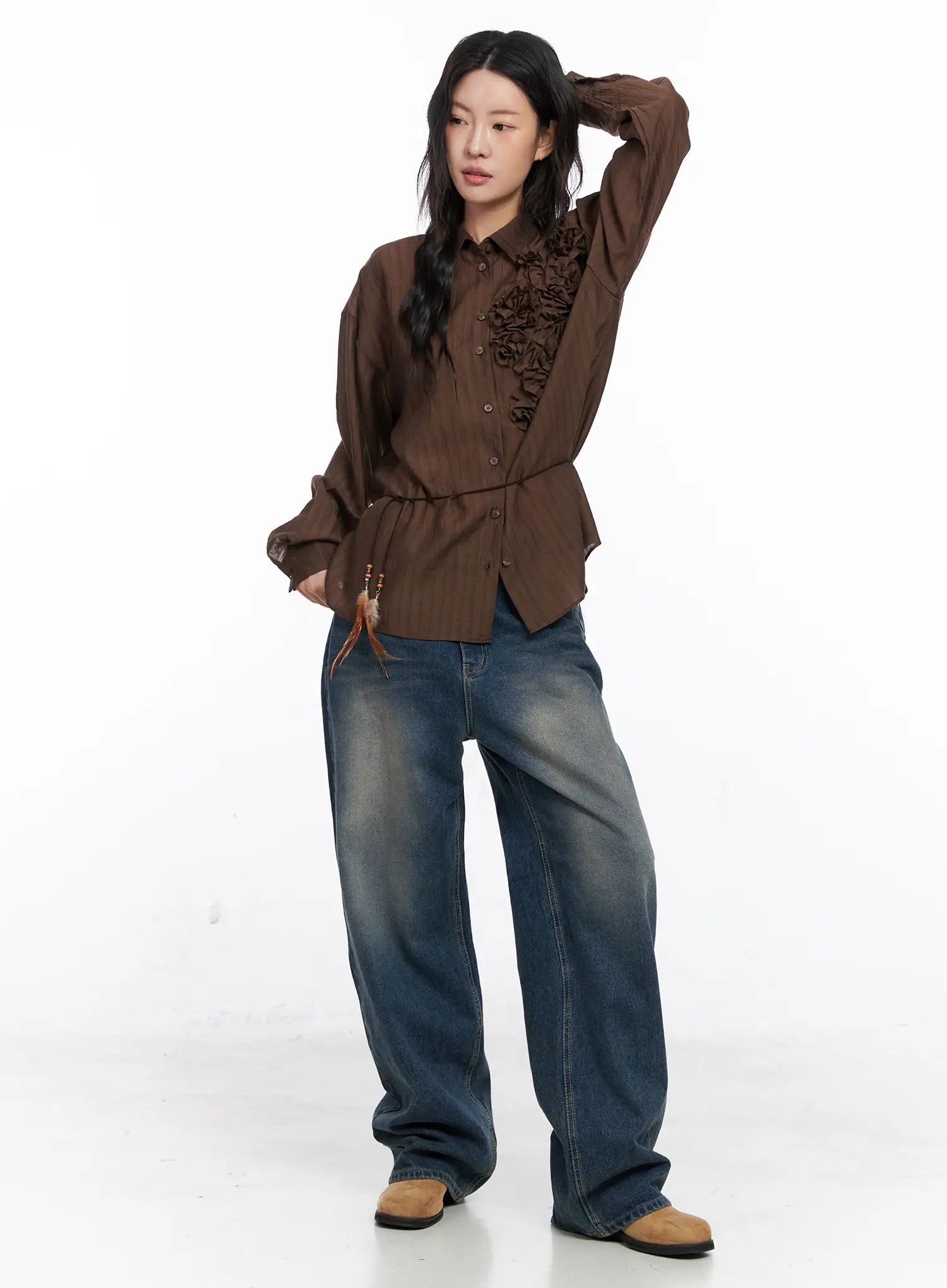 Xyla Vintage Pocket Baggy Jeans CO507 in blue, full-body styling shot on model, wide-leg washed denim paired with brown ruffled long-sleeve shirt and tan boots.