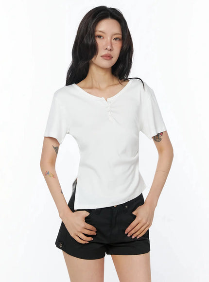 casual-off-shoulder-shirred-tee-iu509