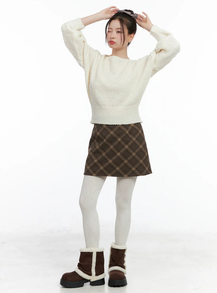 soft-boat-neck-knit-sweater-cn518