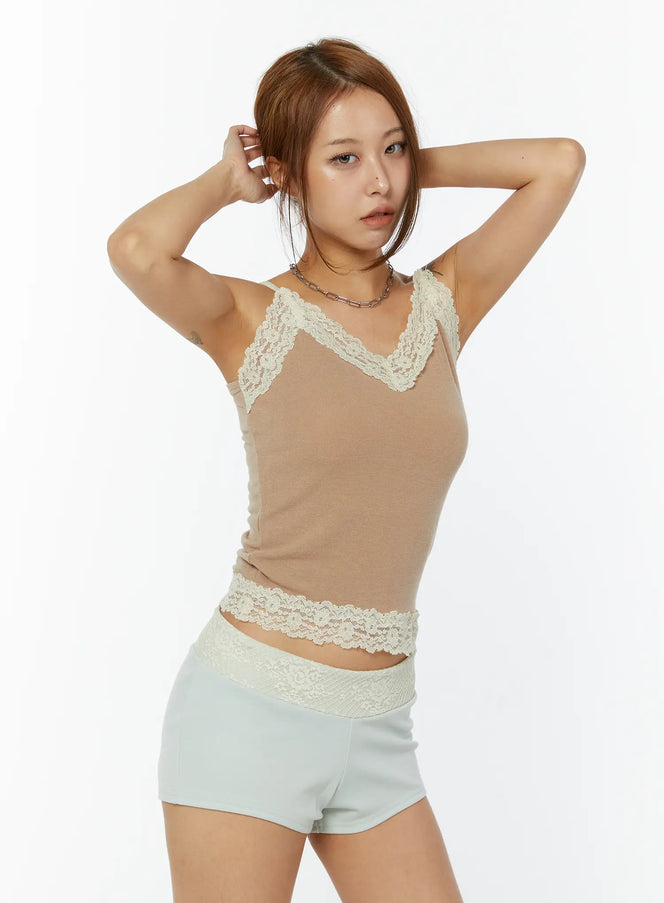 lace-trim-v-neck-camisole-cy521 / Beige