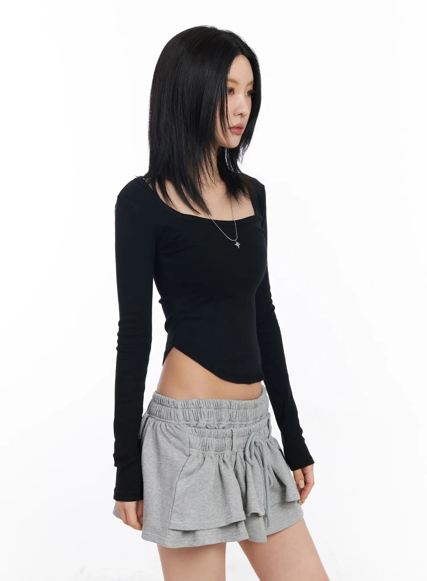 square-neck-long-sleeve-crop-top-cf526 / Black