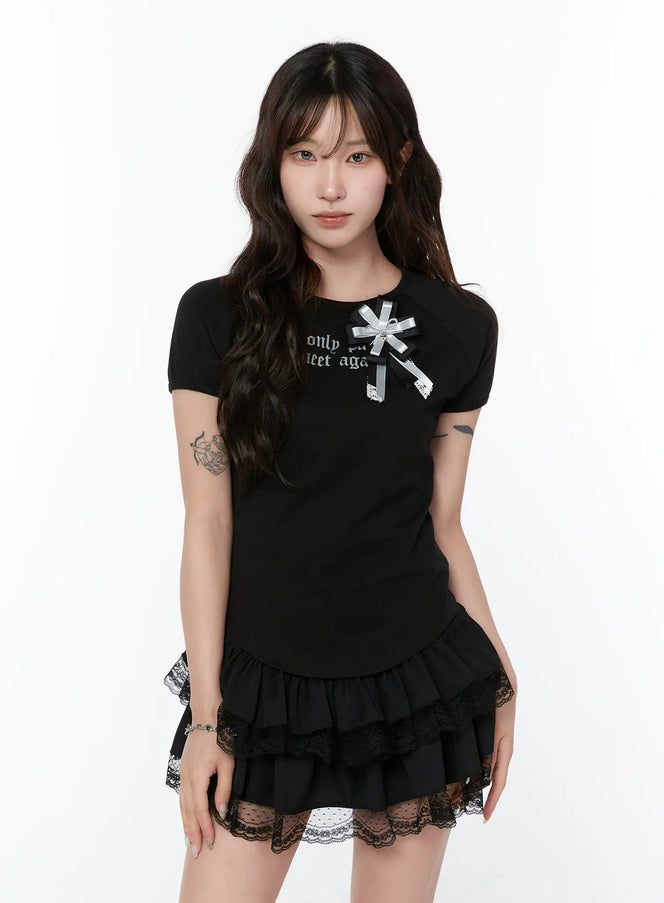 chic-rosette-embellished-top-cy514 / Black