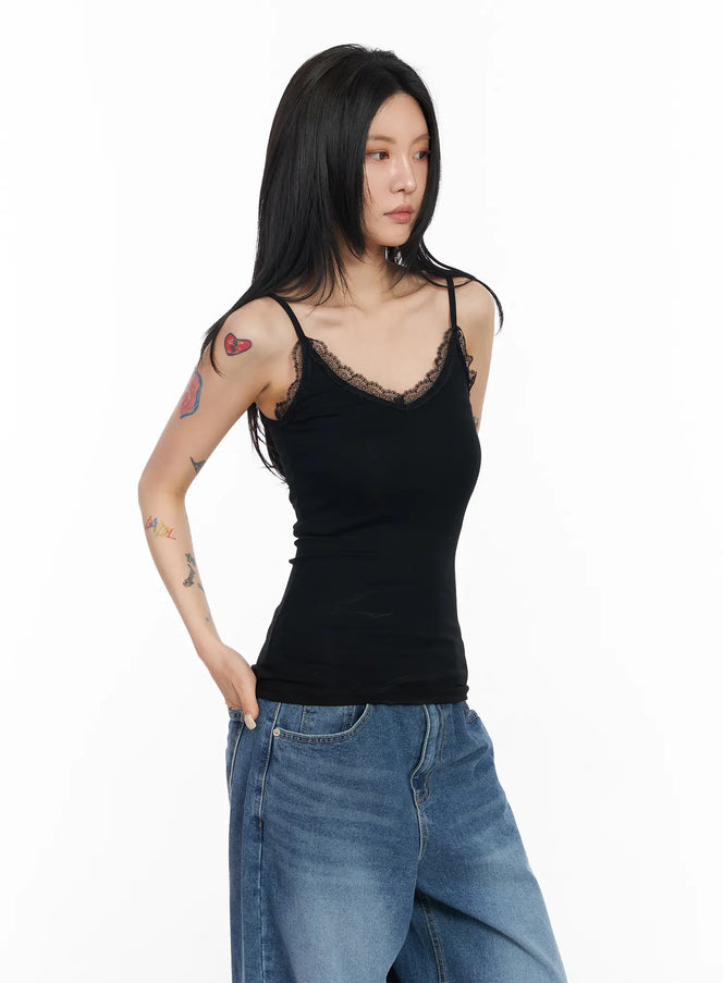 lace-trimmed-v-neck-camisole-cm516 / Black