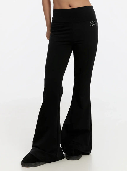 embroidered-lettering-flare-sweatpants-cn527 / Black