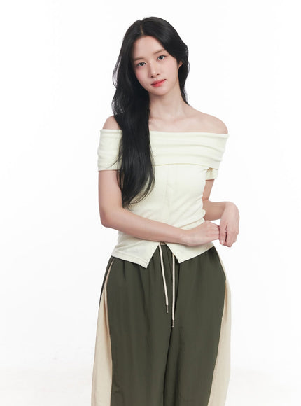 buttoned-slit-off-shoulder-crop-top-cy526