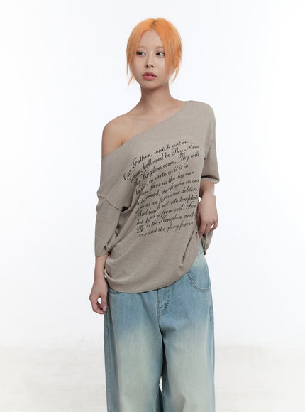 loose-fit-graphic-off-shoulder-tee-cu502