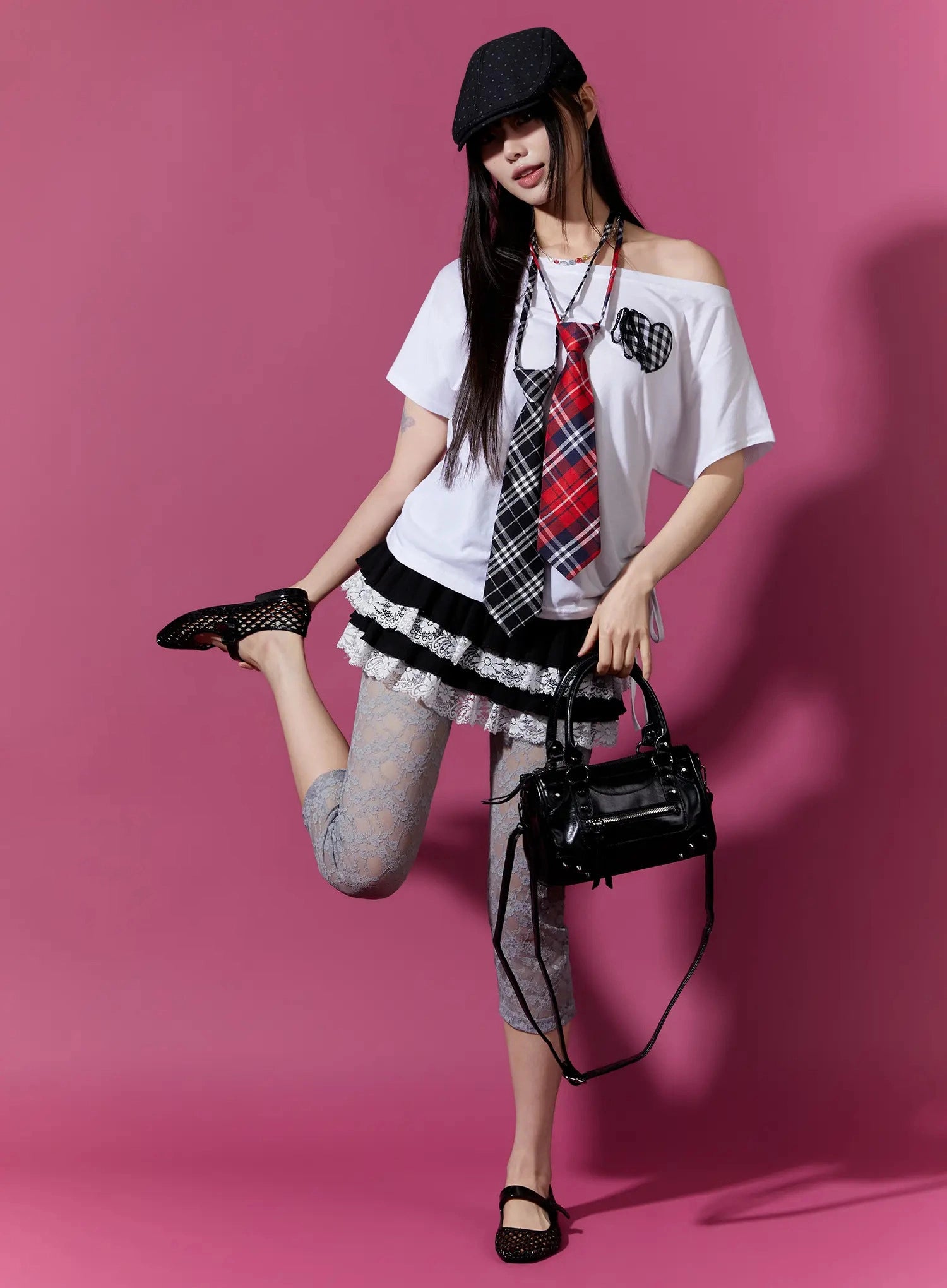 sheer-lace-capri-leggings-iu518