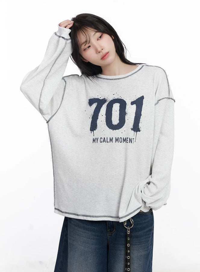 graphic-oversized-textured-long-sleeve-top-cj527