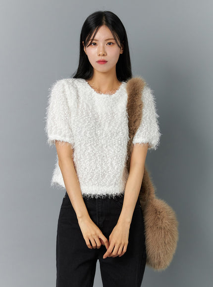 soft-faux-fur-crossbody-bag-in317