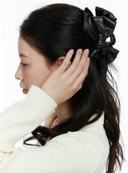 eco-leather-bow-claw-clip-f502