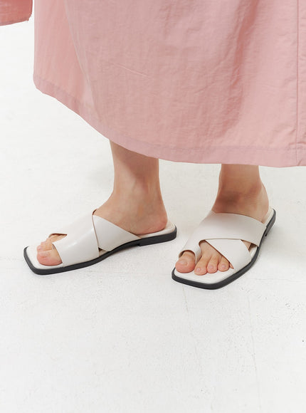 cross-strap-slippers-oy330