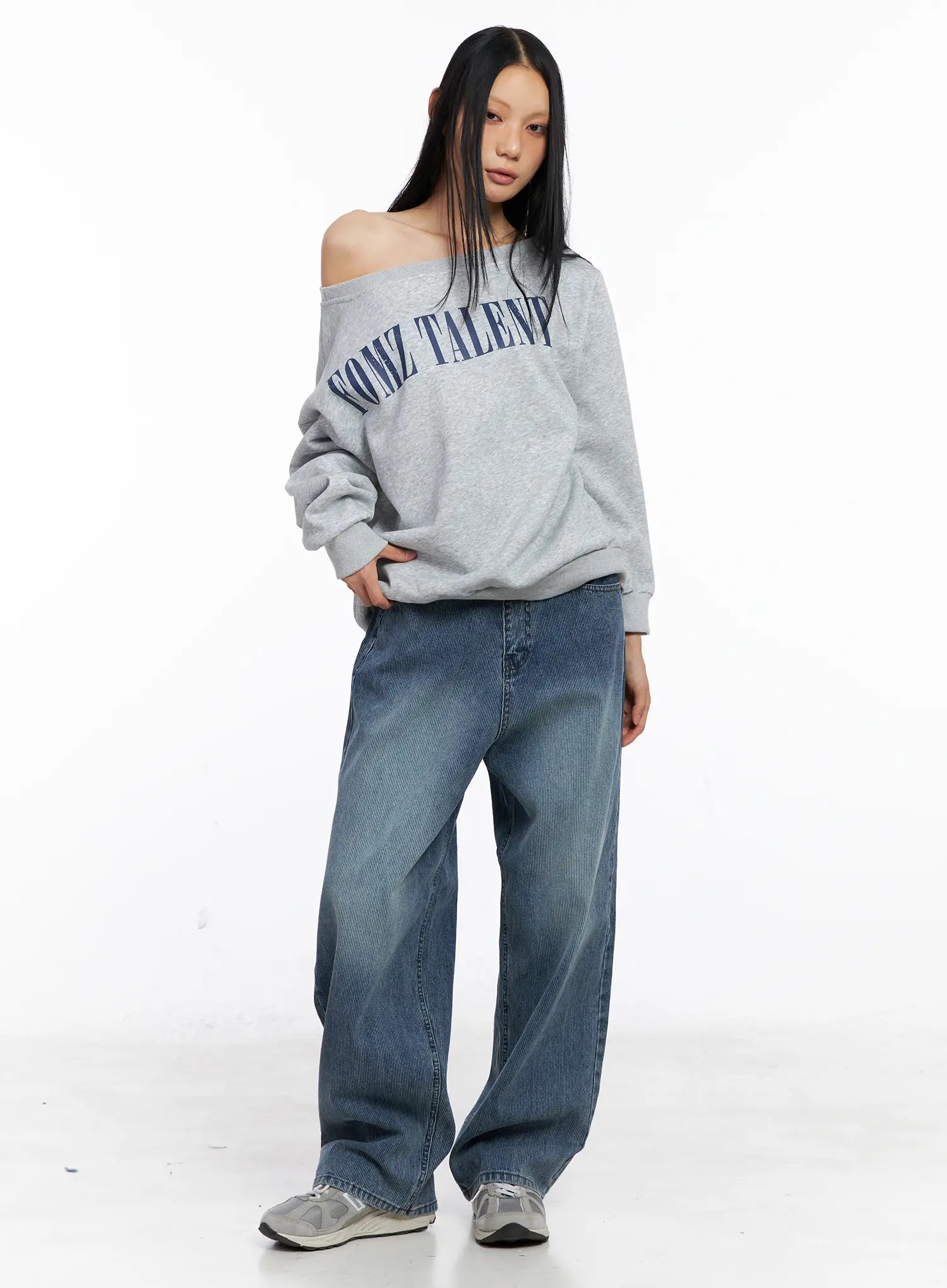 one-shoulder-graphic-lettering-sweatshirt-cs509