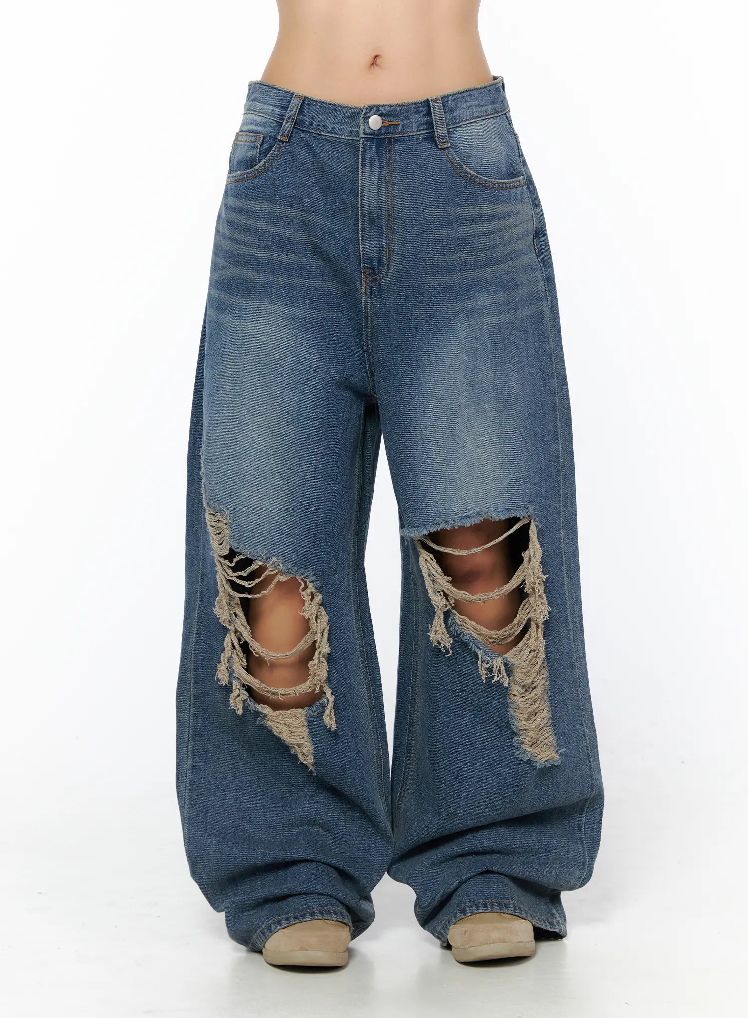 mika-distressed-wide-leg-jeans-cu512
