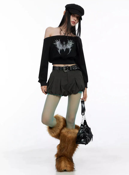 off-shoulder-graphic-sweatshirt-is525