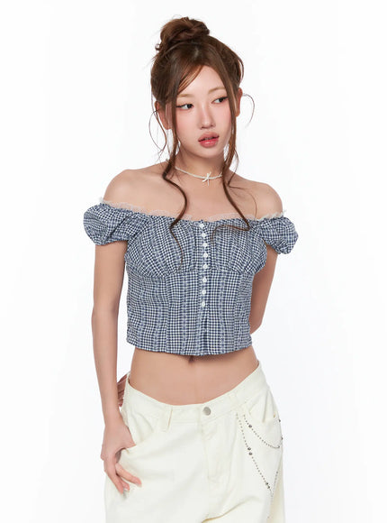 frill-trimmed-gingham-short-sleeve-blouse-ca514 / Dark blue