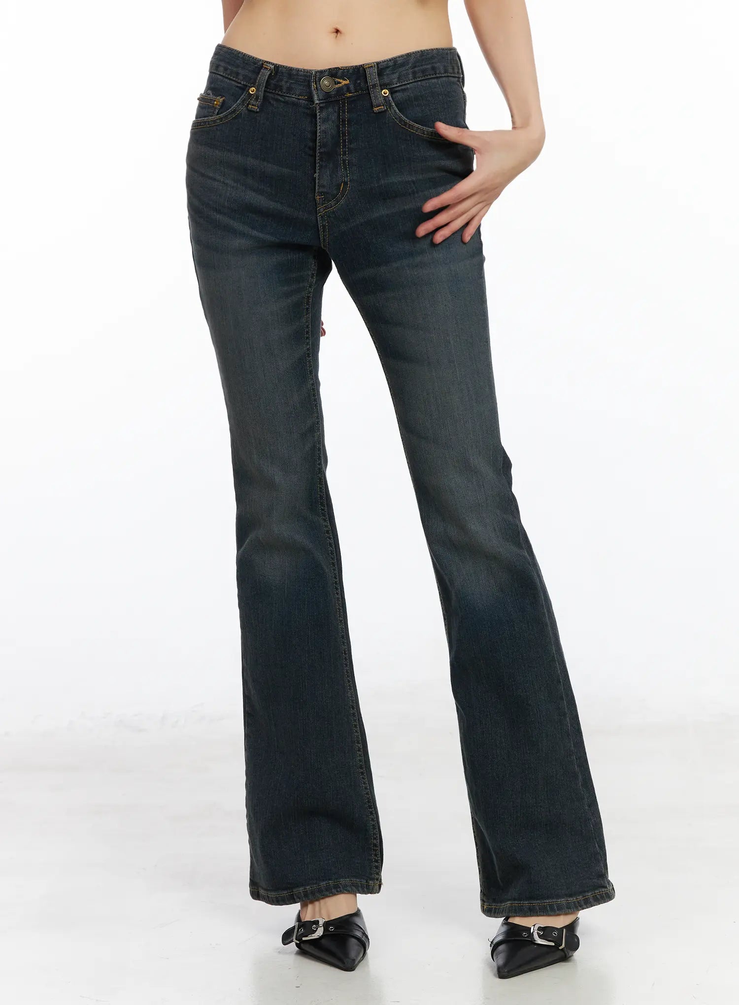 Kai Vintage Washed Flare Jeans CD515 in Dark blue, size L