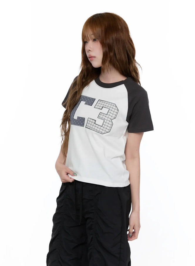 checkered-graphic-short-sleeve-top-ca522 / White